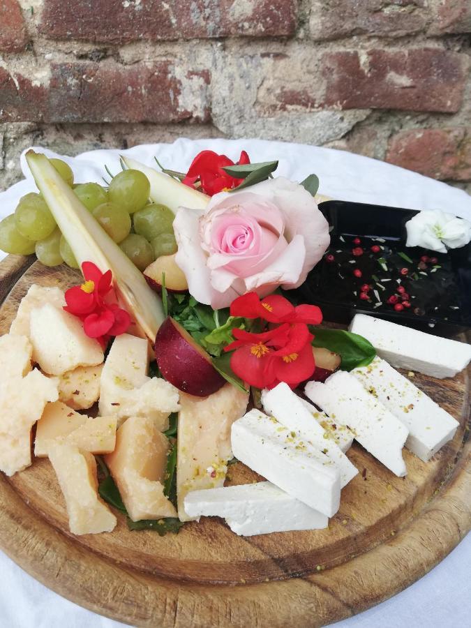 Agriturismo Fiamberta Bed & Breakfast Чертоза ди Павия Екстериор снимка
